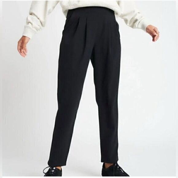Kit and Ace Size 6 Relaxed Fit Pleated Front Playful Pants in Solid Black - Picture 1 of 5